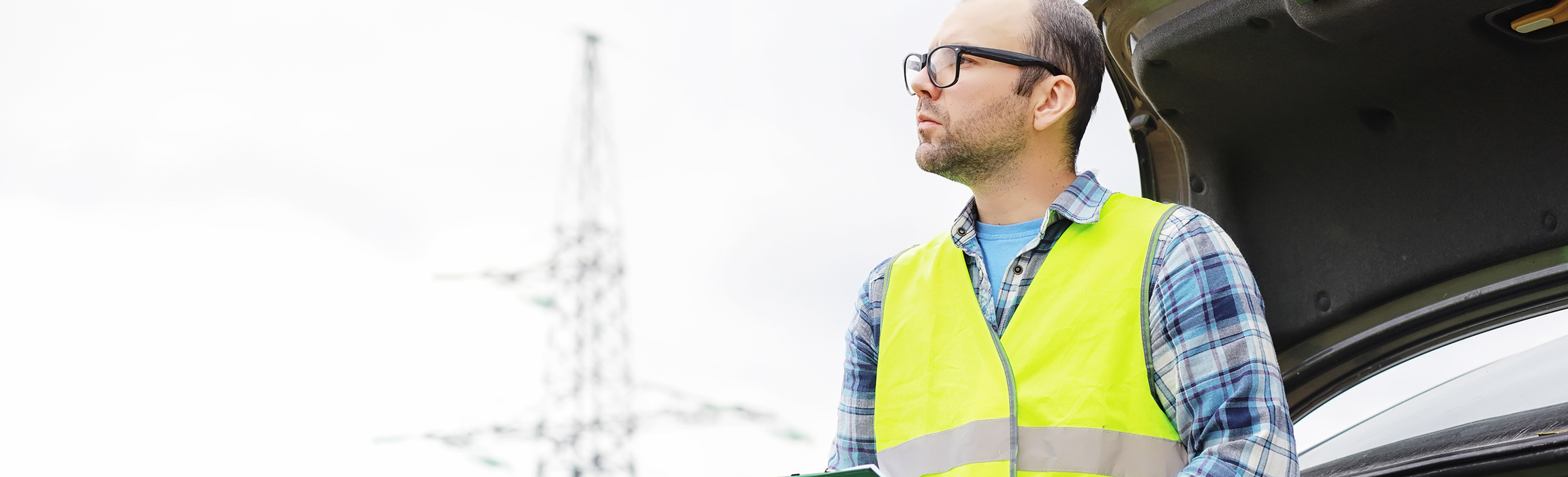 ny-36673680-a-man-in-a-helmet-and-uniform-an-electrician-in-the